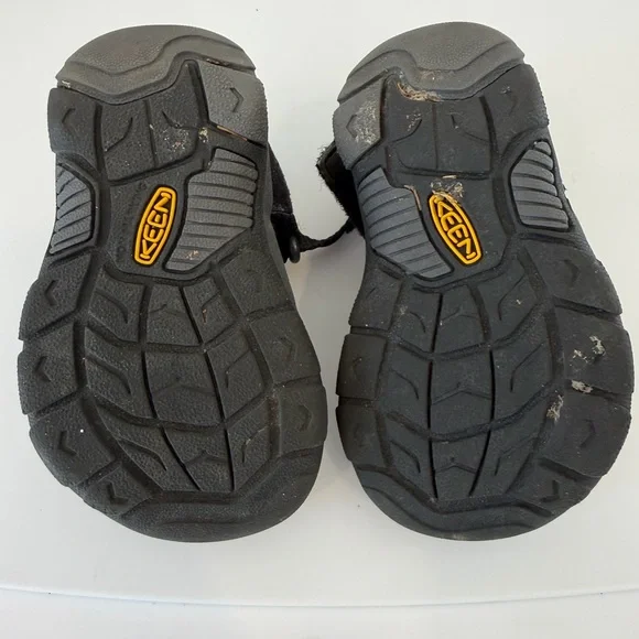 Keen Baby Black Adventure Sandals size 4 - Picture 3 of 3